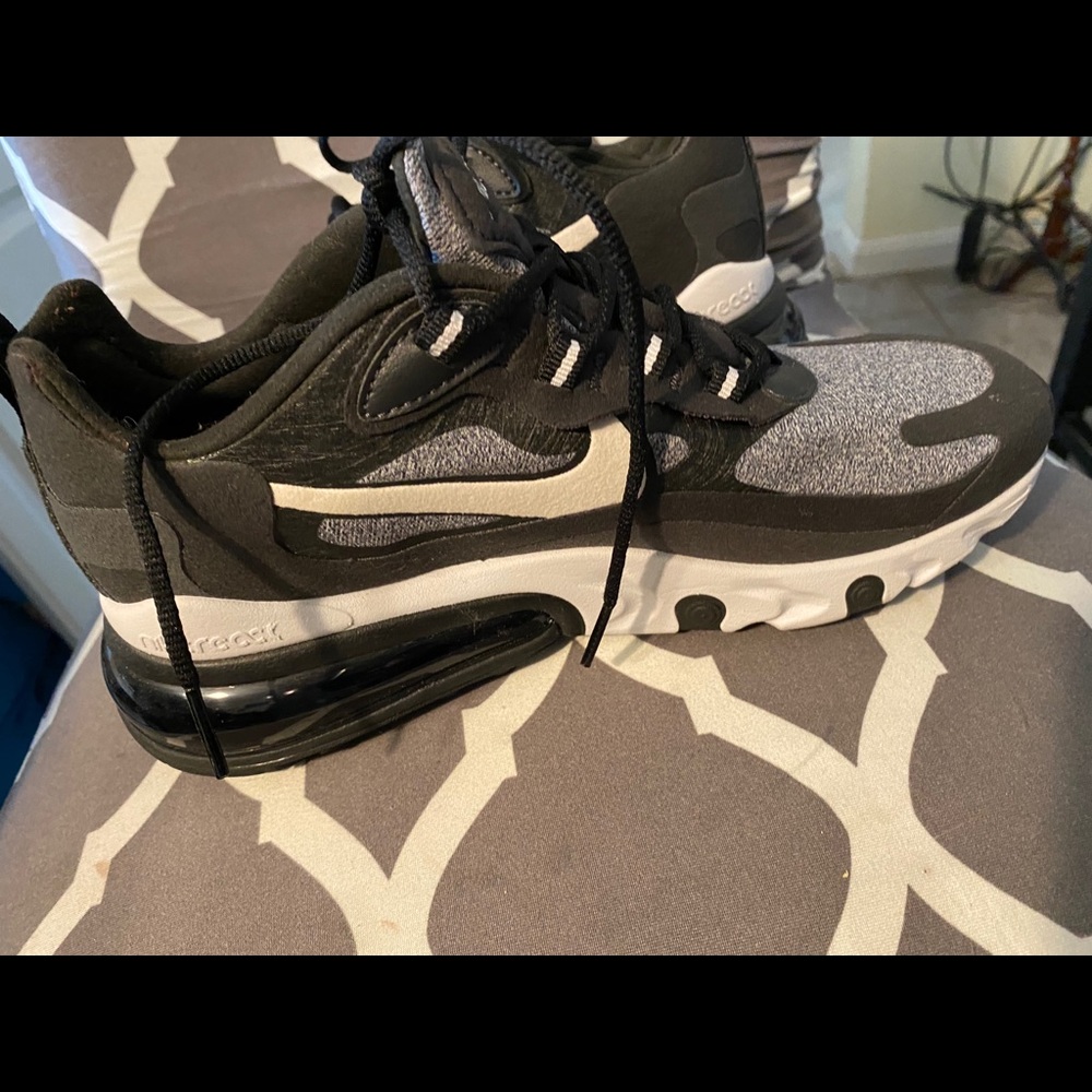 Nike Air Force 270 React